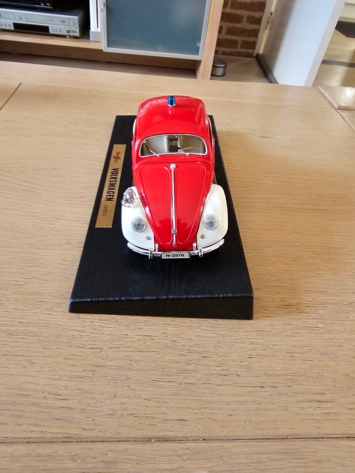 TE KOOP MOOIE MAISTO VOLKSWAGEN 1951 FEUERWEHR NURSBERG SCHA, Ophalen of Verzenden, Zo goed als nieuw, Auto, Maisto