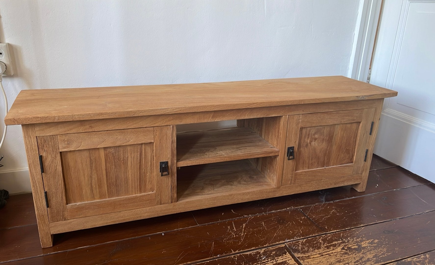 TV meubel van onbewerkt hout, Huis en Inrichting, Kasten | Televisiemeubels, Ophalen, 100 tot 150 cm, Zo goed als nieuw, Minder dan 100 cm