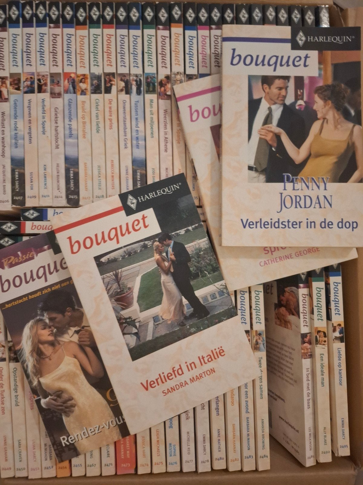 Bouquet reeks, nummers tussen 2400-2499, €0,50 p/st, Ophalen, Gelezen