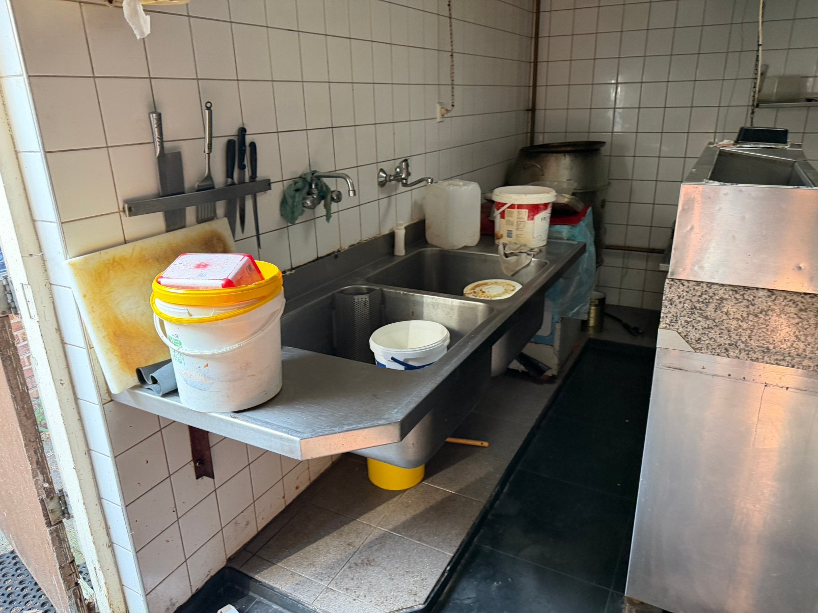 RVS Keuken materiaal, Ophalen, RVS Meubilair