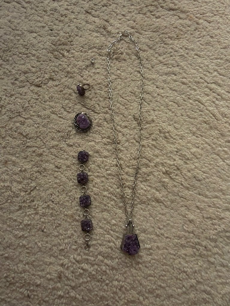 Vintage zilveren sieradenset met amethist 4-delig 835 zilver, Sieraden, Tassen en Uiterlijk, Antieke sieraden, Ophalen, Zilver