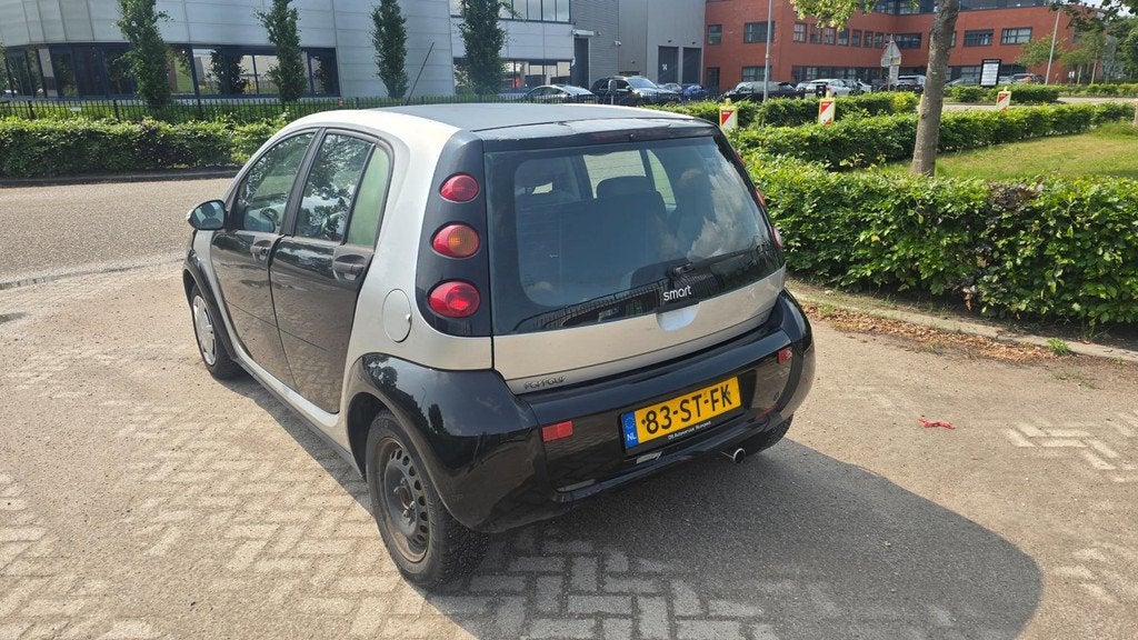Smart Forfour 1.1 pure NIEUWE APK BIJ AFLEVERING!, Auto's, Voorwielaandrijving, ForFour, Origineel Nederlands, Bedrijf