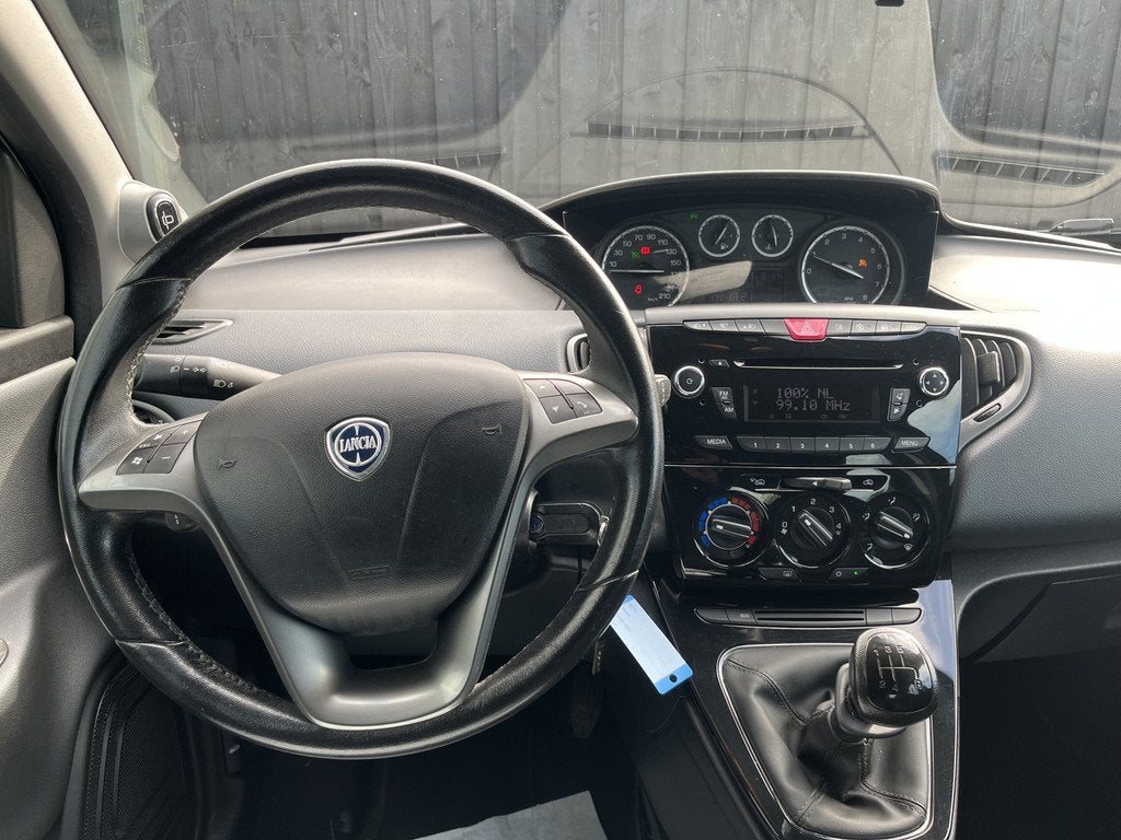 Lancia Ypsilon 0.9 TwinAir Silver Airco / Cruise (bj 2011), Auto's, Lancia, Voorwielaandrijving, Euro 5, 86 pk, Gebruikt