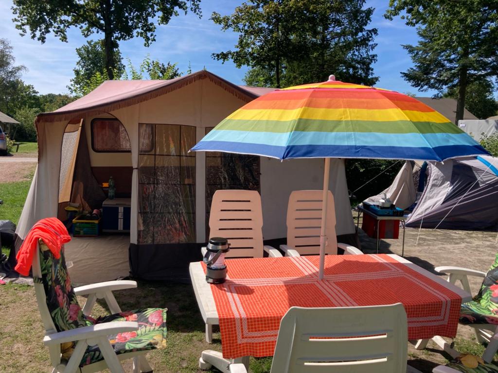 Caravan Kip inclusief retro voortent, Meerkleurig, Aanwezig, Tot en met 4, Ophalen