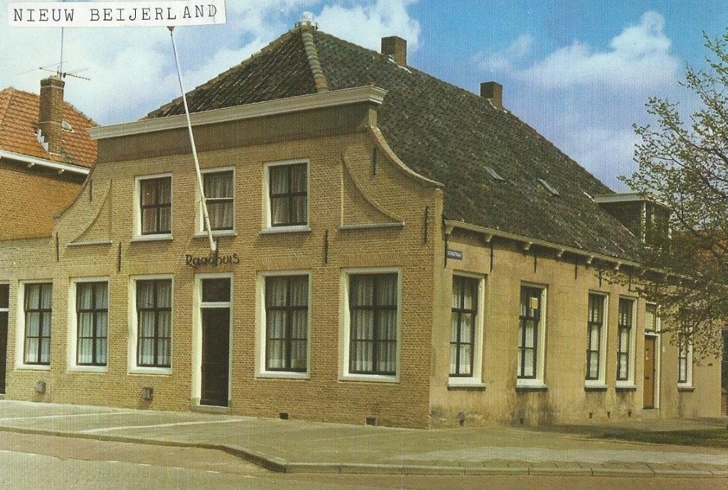 Oude ansichtkaart Nieuw Beijerland Raadhuis, Ophalen of Verzenden, 1960 tot 1980, Ongelopen, Zuid-Holland