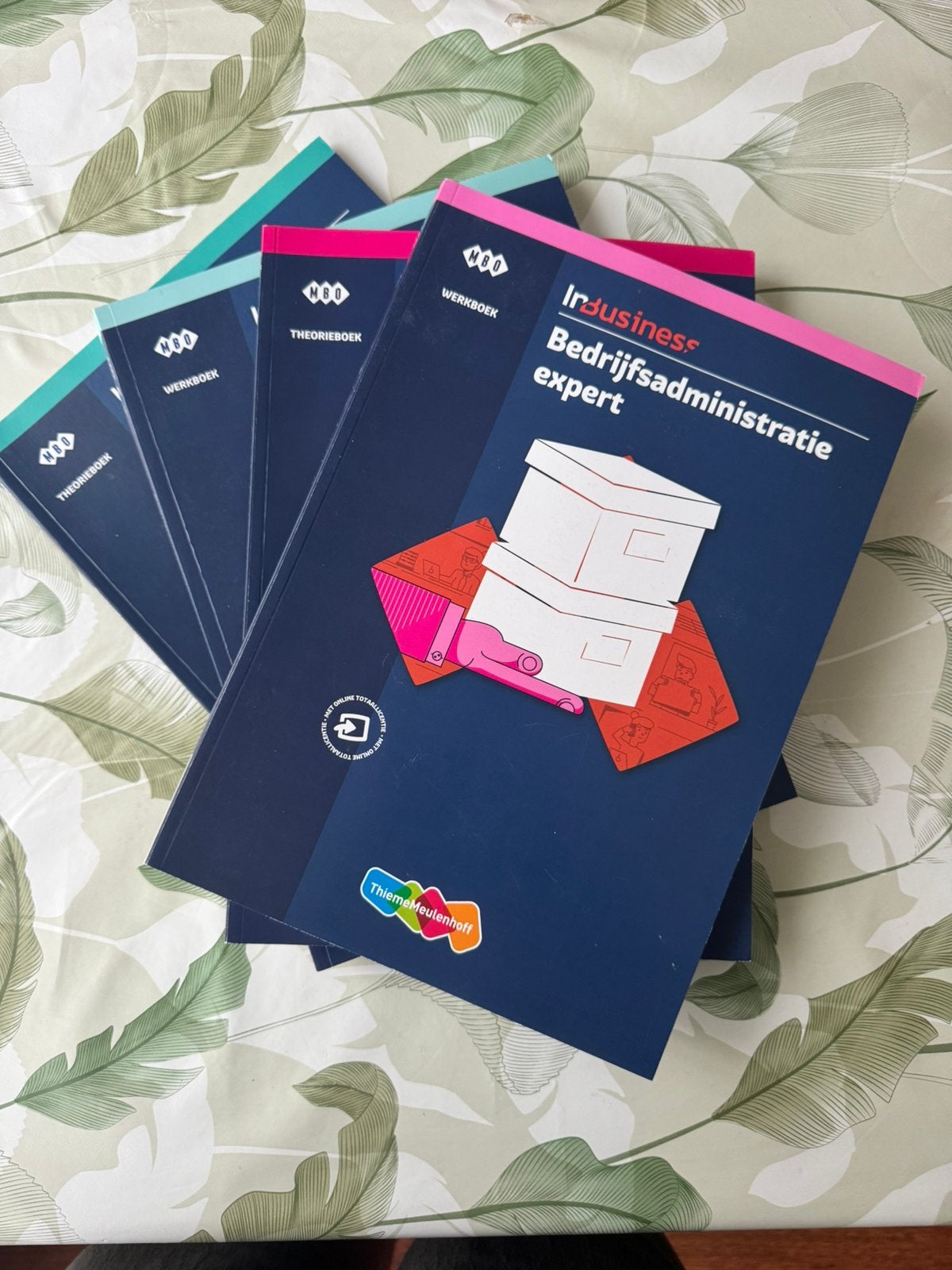 InBusiness theorie- en werkboeken te koop, Boeken, Ophalen, Zo goed als nieuw, Economie en Marketing