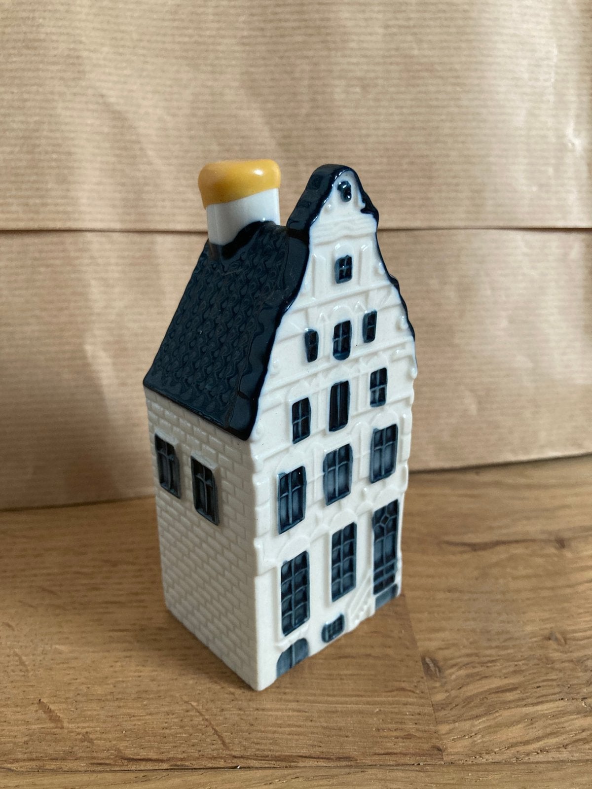 KLM huisje nummer 53, Ophalen of Verzenden, Zo goed als nieuw, 41 t/m 60, Gevuld
