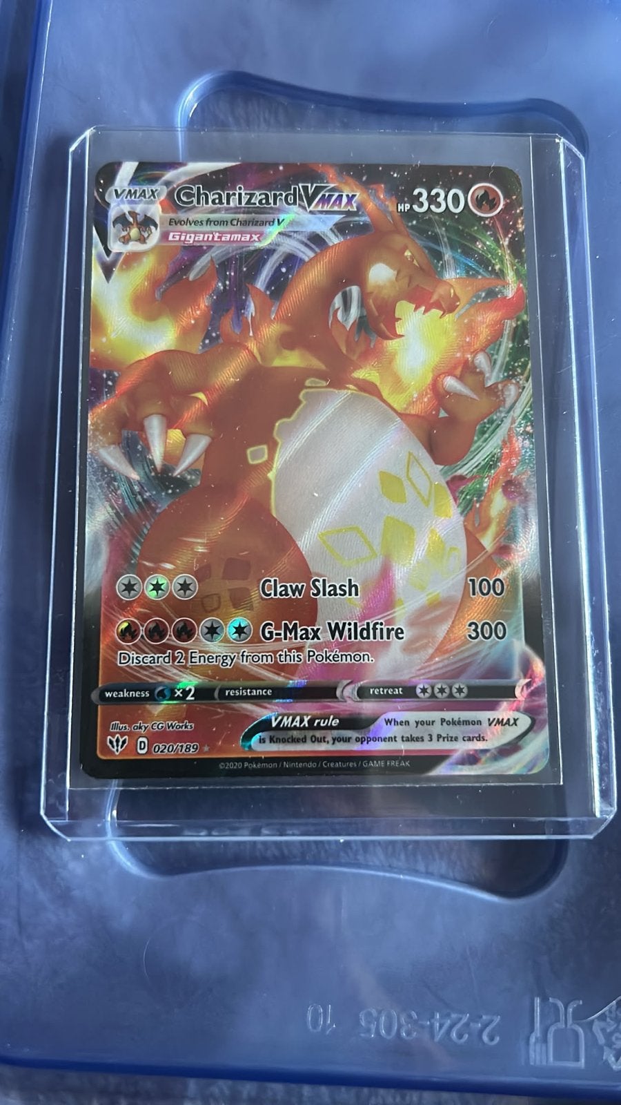 Charizard VMAX Pokémon Kaart - Darkness Ablaze 020/189, Ophalen of Verzenden, Gebruikt, Losse kaart