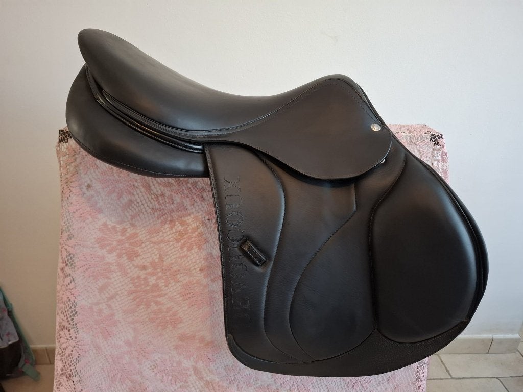Devoucoux Biarritz S  springzadel 17,5 inch, Dieren en Toebehoren, Ophalen, Zo goed als nieuw, Springen