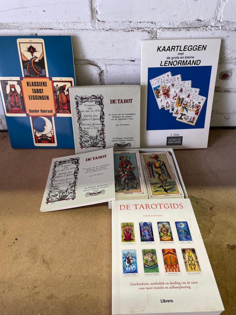 Diverse Tarot- en Kaartlegboeken met Kaarten, Ophalen of Verzenden, Gelezen, Tarot of Kaarten leggen, Instructieboek