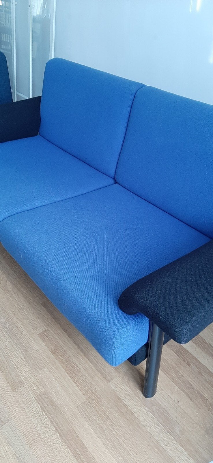 BIEDEN. Mooie blauw/zwarte bank. 180/90 cm, Ophalen, 90 cm, Blauw, Tweepersoons