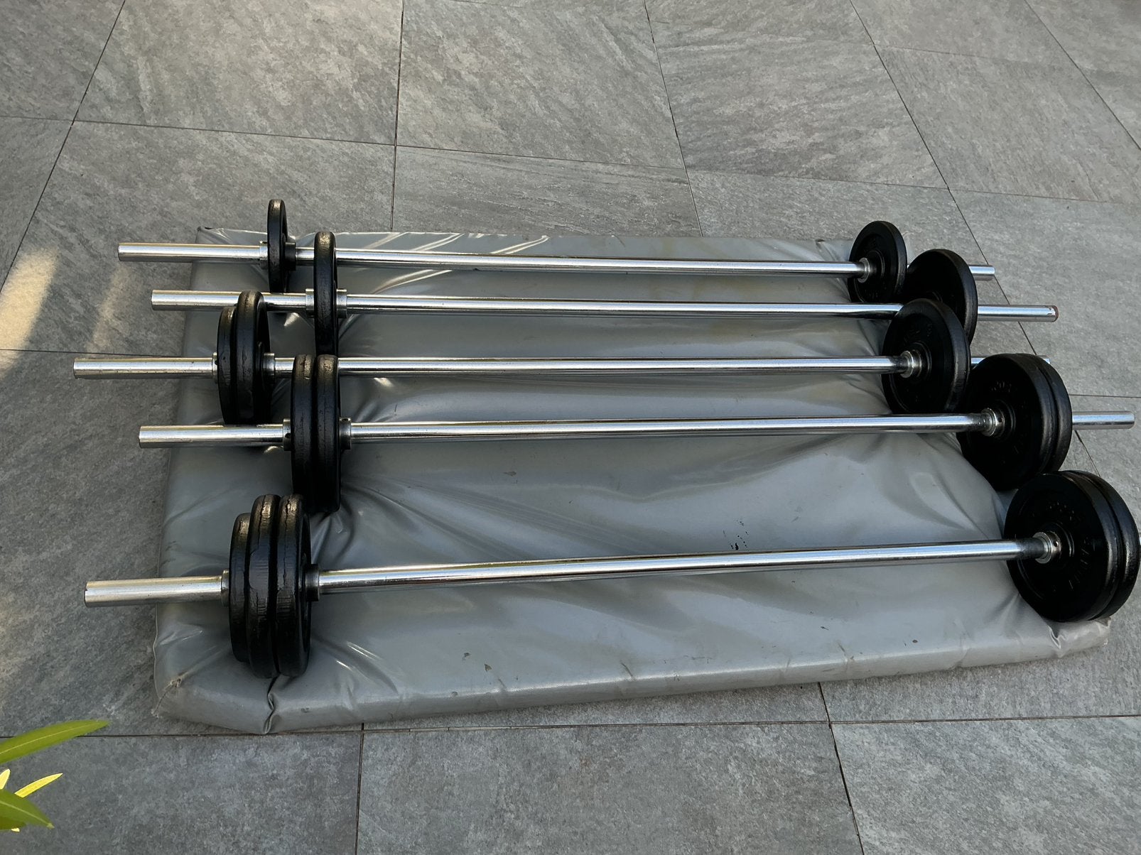 Halter gewichten  fitnessmateriaal, Sport en Fitness, Ophalen, Zo goed als nieuw, Halterset
