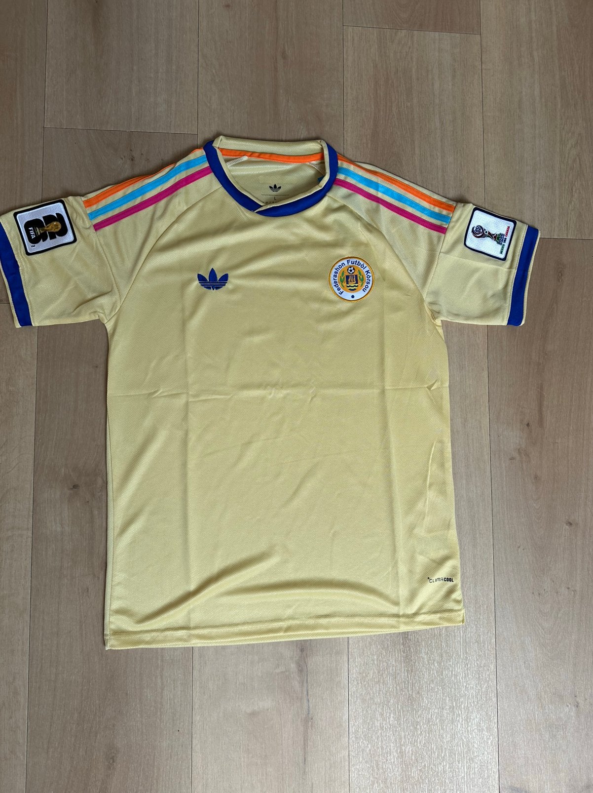 Curaçao uitsshirt maat M en L, Sport en Fitness, Voetbal, Ophalen of Verzenden, Nieuw, Shirt