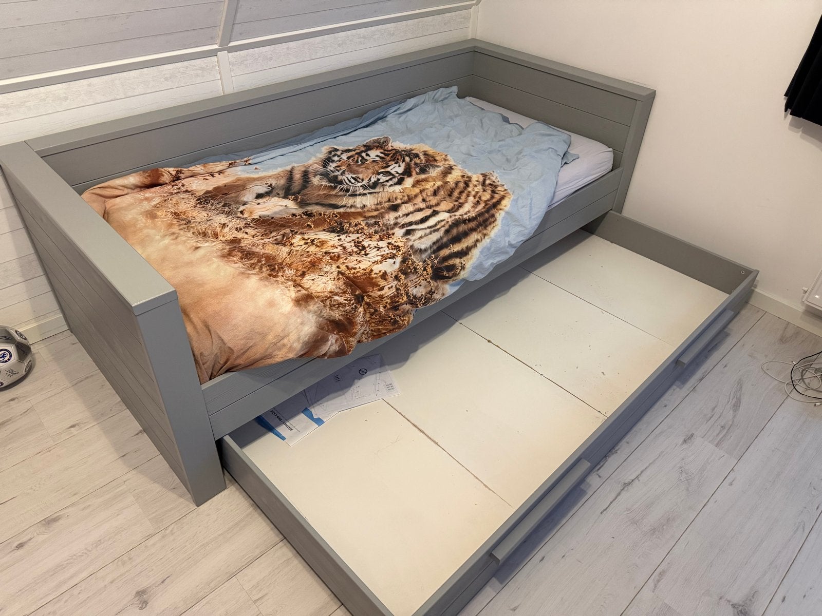 Woood Dennis bed 90x200 met uitschuifbaar logeerbed, Ophalen, Gebruikt, 90 cm, Eenpersoons