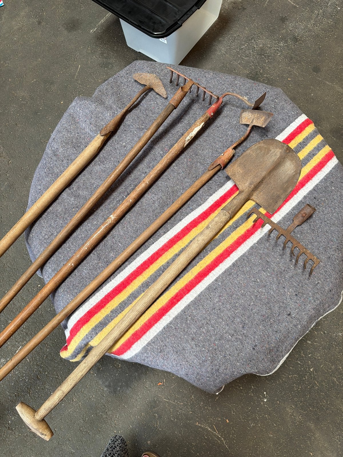 Diverse tuingereedschappen - Schop, harken, schoffels, Doe-het-zelf en Verbouw, Gereedschap | Handgereedschap, Ophalen, Gebruikt