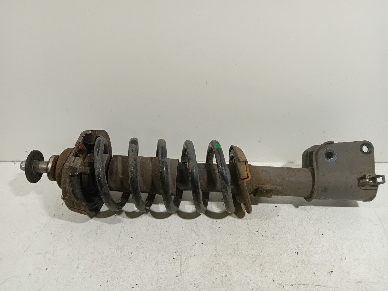 Veerpoot links voor Opel Vivaro, Onderdelen@venauto.nl, Van der Ven Autorecycling B.V., Gebruikt, Ettenseweg 76, 4706 PB Roosendaal, The Netherlands