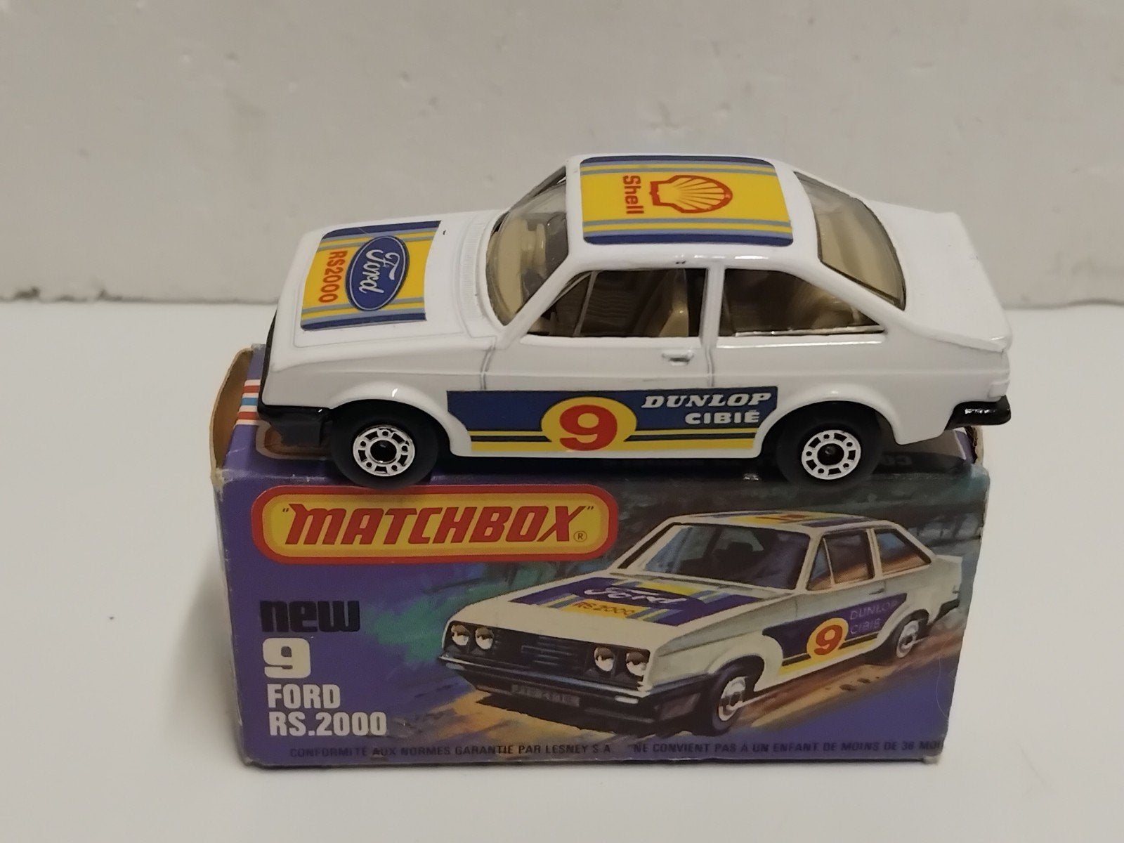 Matchbox #9 Ford Escort RS 2000 wit 3INCH, Ophalen of Verzenden, Zo goed als nieuw, Auto