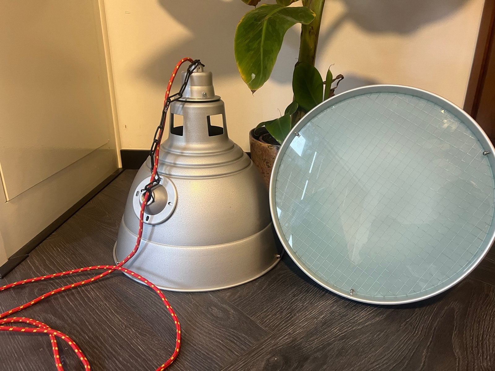 2x Industriële hanglampen - Aluminium & Glas, Ophalen, Gebruikt, Glas, E27 (groot)