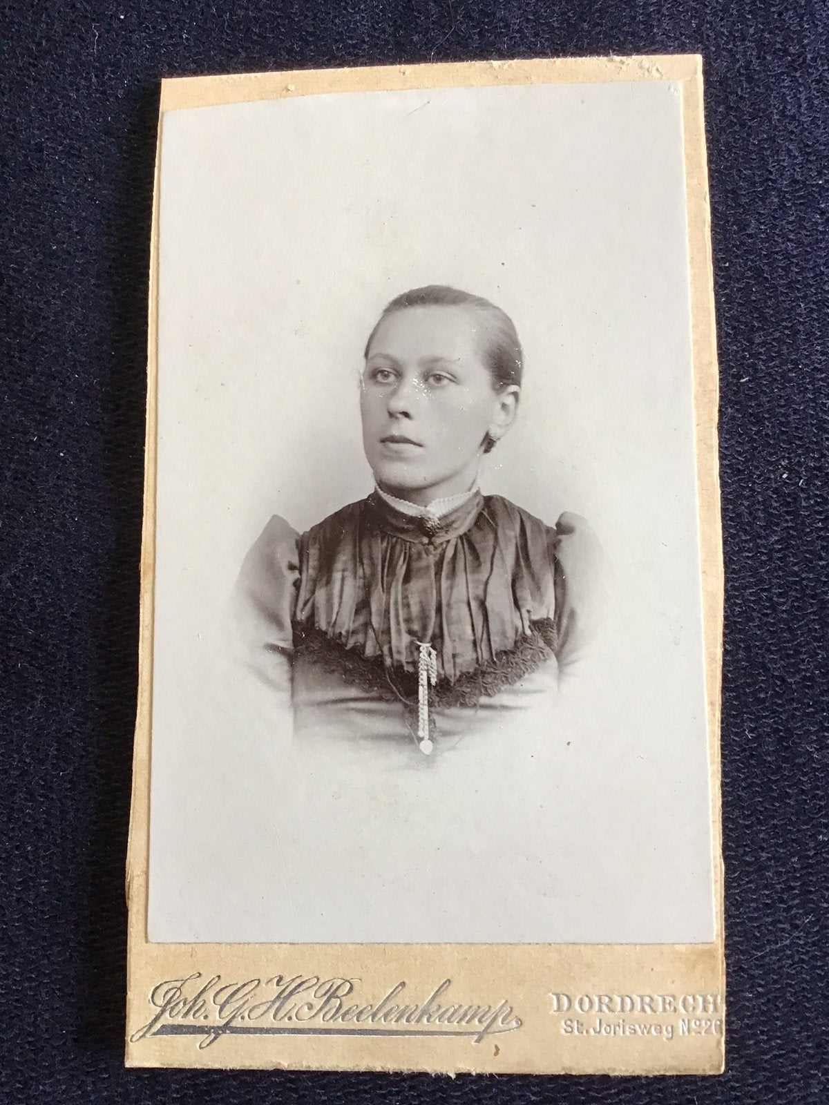 CDV, Dame, JOH.G.H. BEELENKAMP, DORDRECHT, Carte de Visite, Verzamelen, Foto's en Prenten, Ophalen of Verzenden, Voor 1940, Gebruikt