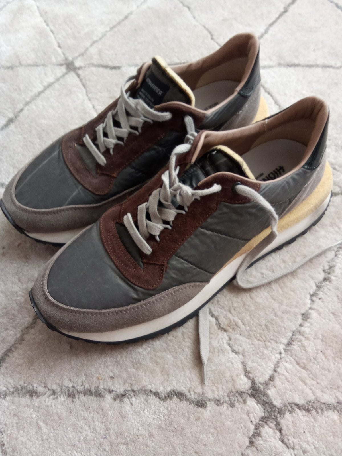 Prachtige HIDNANDER Sneakers, Overige kleuren, Verzenden, Sneakers of Gympen, Zo goed als nieuw