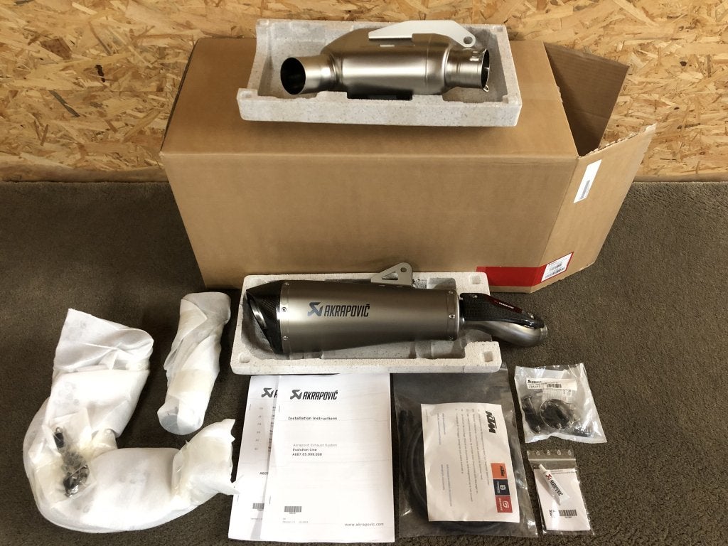 Akrapovic Evolution Line uitlaat systeem KTM 990 Duke 2024, Motoren, KTM, Ophalen of Verzenden, Stallhofnerstraße 3, Betriebsgebiet Süd, Mattighofen, Oberösterreich, 5230, AT