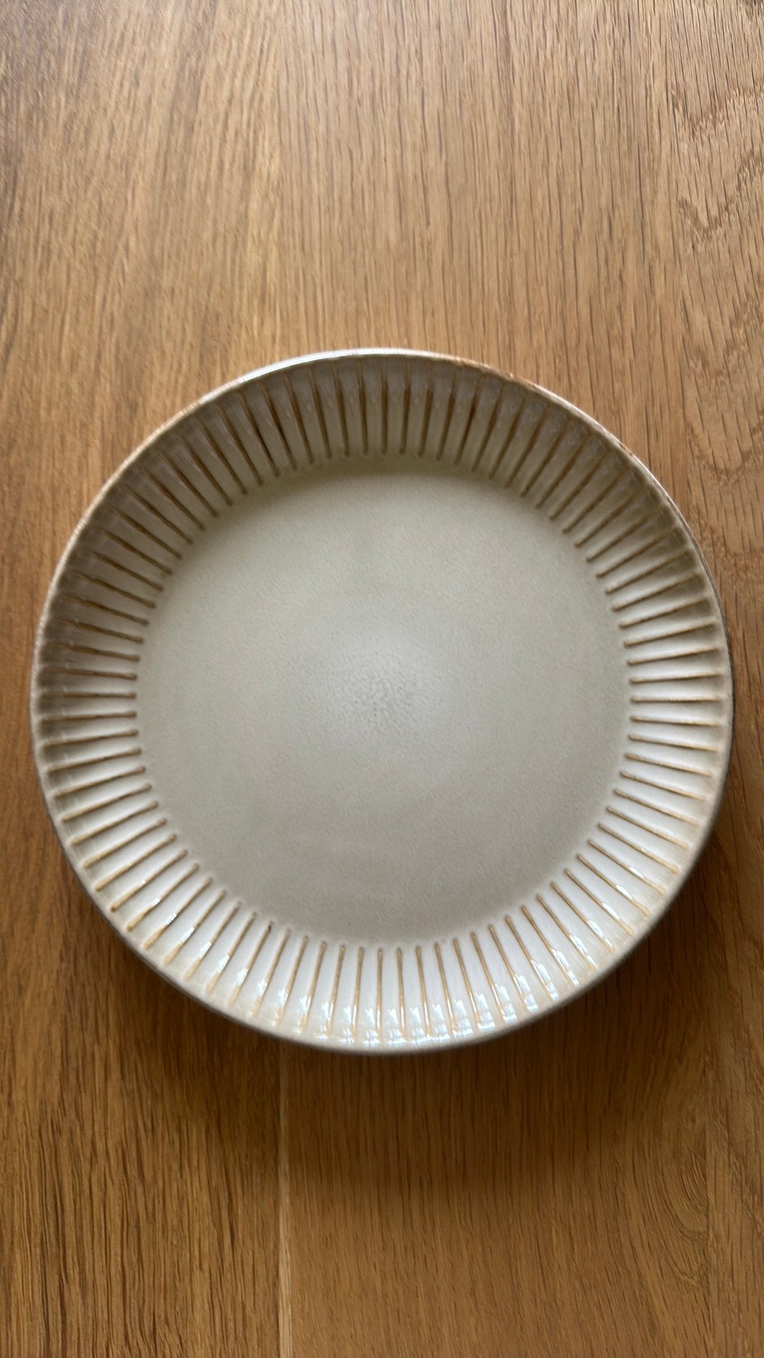 Gezocht: Caro gebaksbordjes beige/creme, Ophalen of Verzenden, Zo goed als nieuw, Bord(en), Overige stijlen