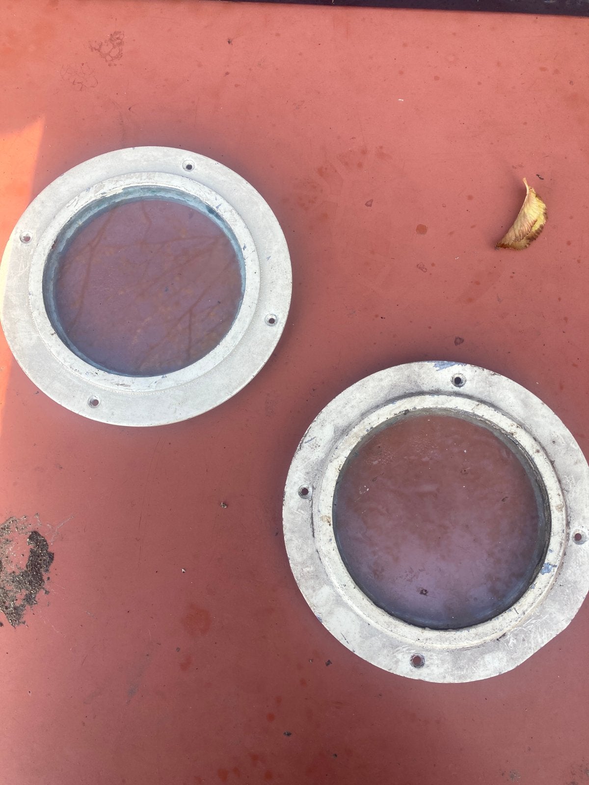 2 kleine lichtranden, Ophalen, Zo goed als nieuw, Ankeren en Afmeren, Zeilboot of Motorboot