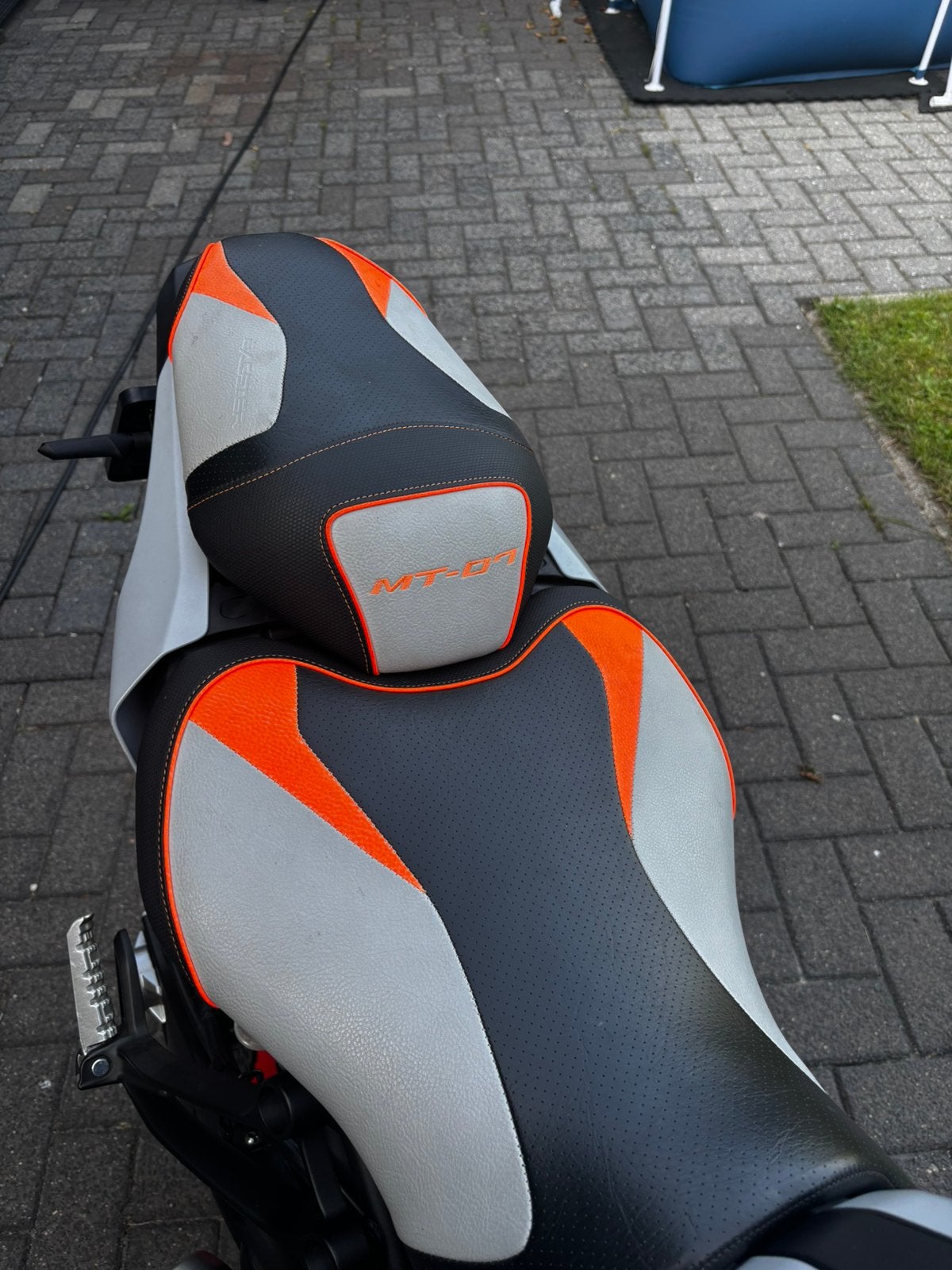 Yamaha mt07 custom zadel leer, Ophalen of Verzenden