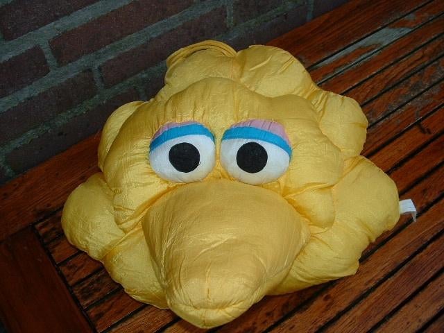 PLAY BY PLAY VOGEL PINO HOOFD KUSSEN UIT SESAMSTRAA, Kinderen en Baby's, Speelgoed | Knuffels en Pluche, Ophalen of Verzenden