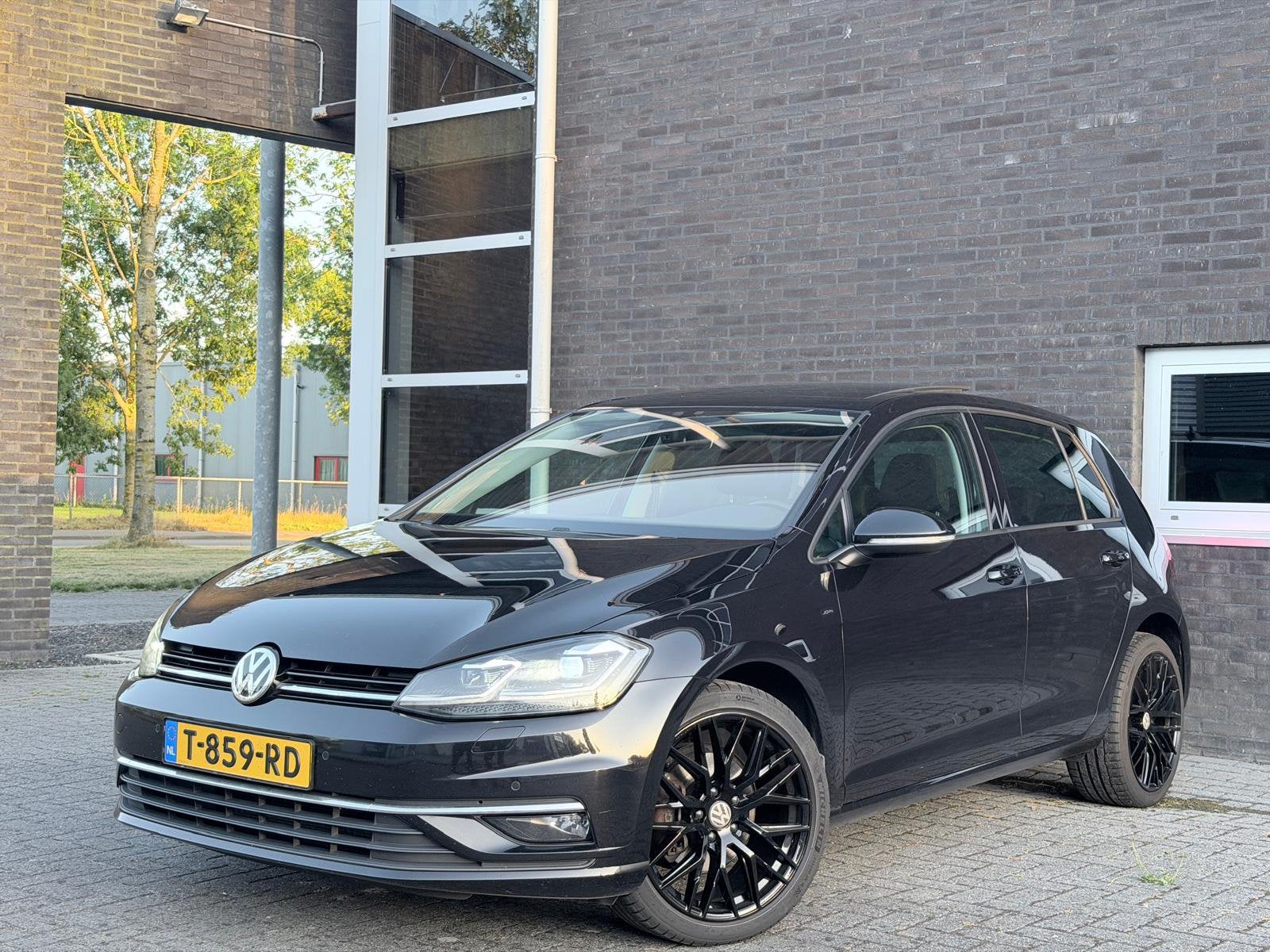 Volkswagen Golf 1.6 TDI DSG AUT 2019 Pano-Carplay-ACC Vol!, 680 kg, 4 cilinders, Zwart, Diesel