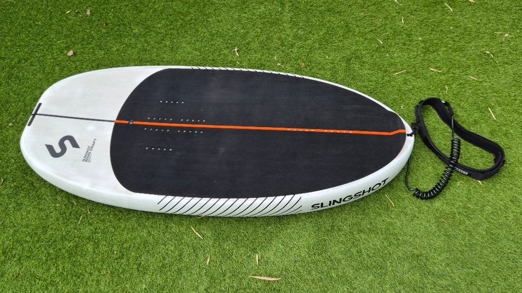 Slingshot Wing Craft v3 120L + Core XC Wings (4.5 / 6.0 m²), Ophalen, Zo goed als nieuw, Wingsurfset