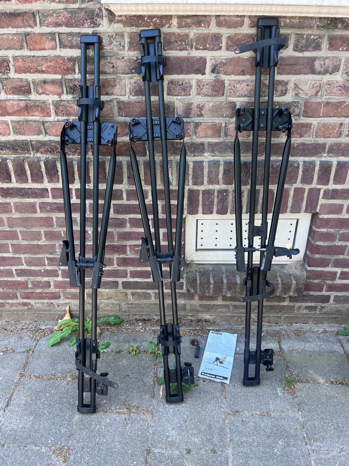 Thule 575 fietsendragers voor dakdragers set van 3 compleet, Auto diversen, Fietsendragers, Ophalen, Zo goed als nieuw, Dakdrager