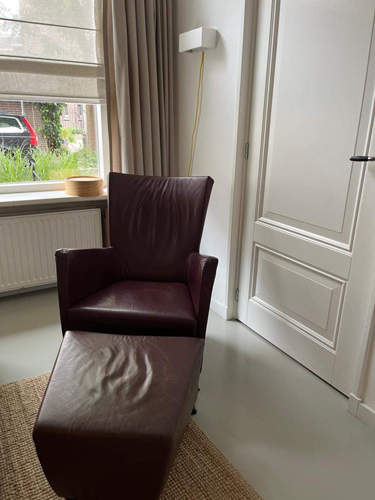 Stoel Windy (van Montis) in bordeauxrood leer, Huis en Inrichting, Fauteuils, Ophalen, Gebruikt, 50 tot 75 cm, Leer