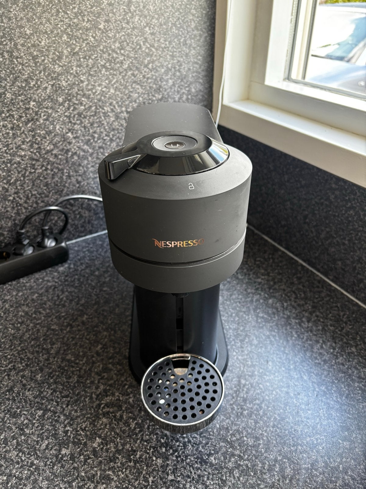 Nespresso Vertuo apparaat - mogelijk defect, voor onderdelen, Ophalen, Gebruikt, Koffiemachine, 1 kopje
