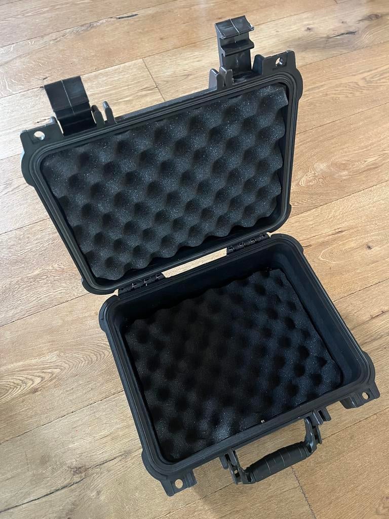 Robuuste kunststof koffer / flightcase met Schuiminterieur, Ophalen of Verzenden, Zo goed als nieuw, Overige instrumenten, Flightcase