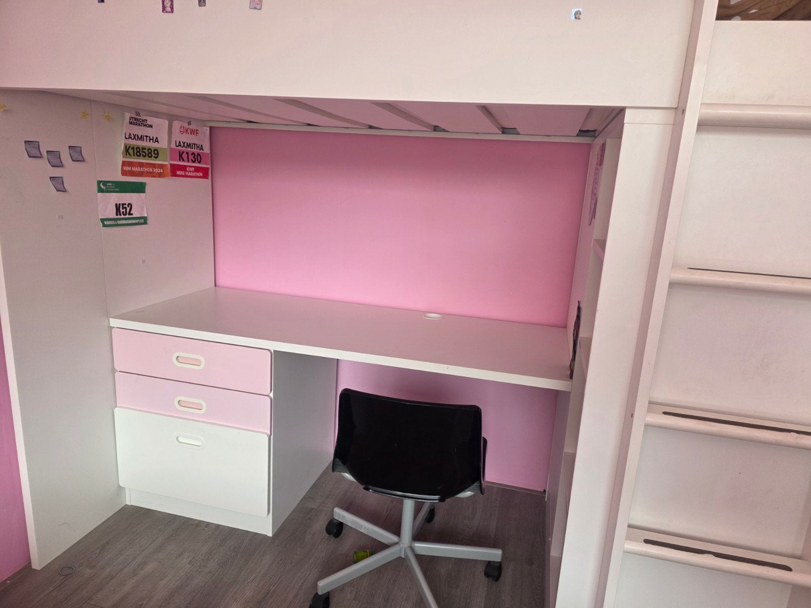 IKEA Hoogslaper met bureau en kast - Wit/Roze, Ophalen, Zo goed als nieuw, Eenpersoons, Hoogslaper
