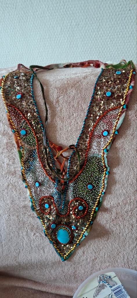Unieke Handgemaakte Kraag met Pailletten en Kralen, Handgemaakt, Ophalen of Verzenden, Zo goed als nieuw