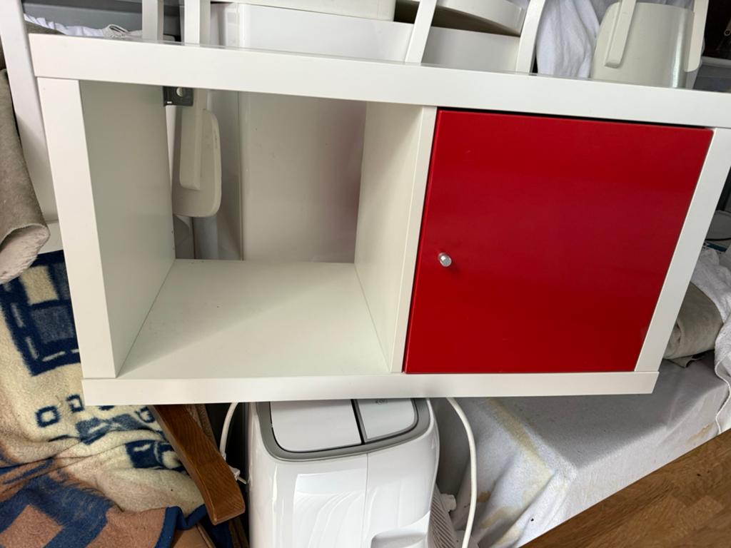 Kallax ikea kastje met deurtje rood hoogglans, Ophalen of Verzenden, Zo goed als nieuw