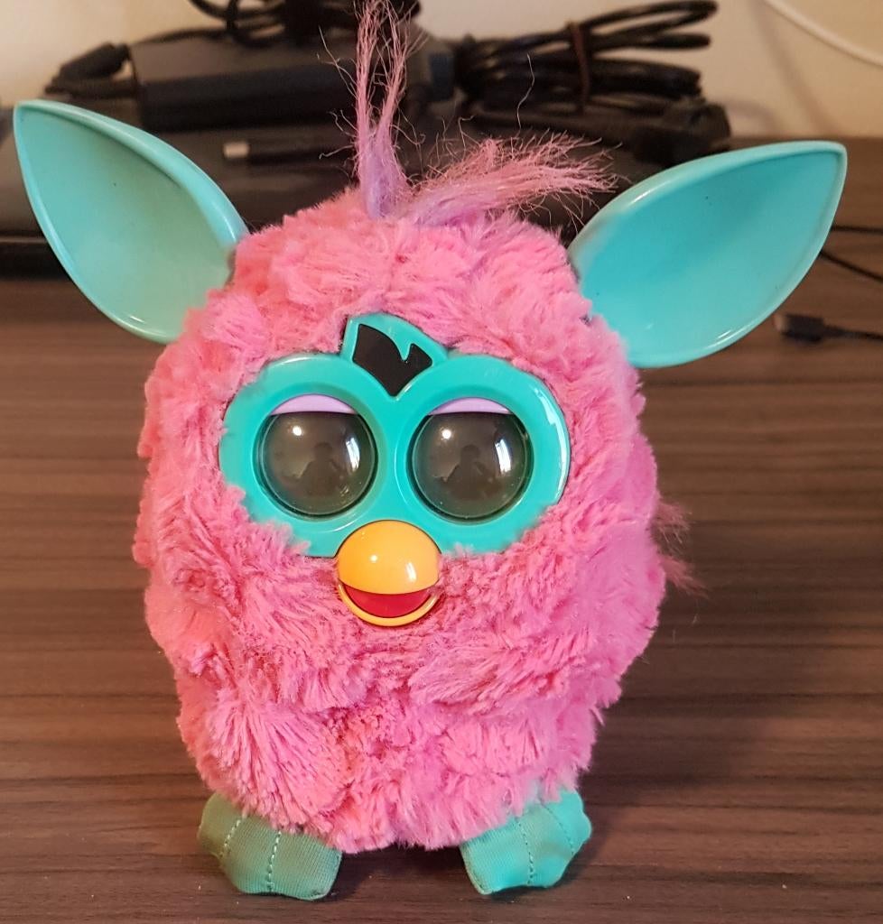 Furby 2012 roze ruilen tegen oudere Furby's of te koop, Ophalen of Verzenden, Gebruikt, Elektronica, Met licht