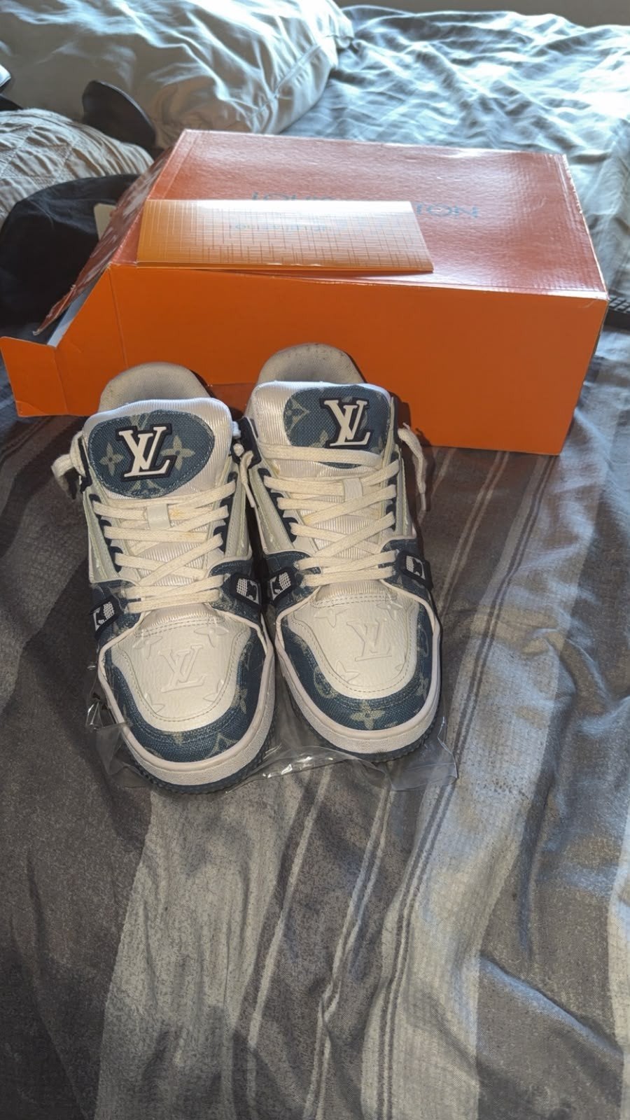Louis Vuitton sneakers, Ophalen of Verzenden, Zo goed als nieuw, Schoenen