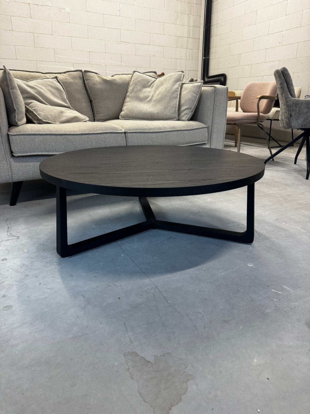 Ronde zwarte salontafel van Goossens – modern design, Ophalen, Zo goed als nieuw, Rond, 50 tot 100 cm
