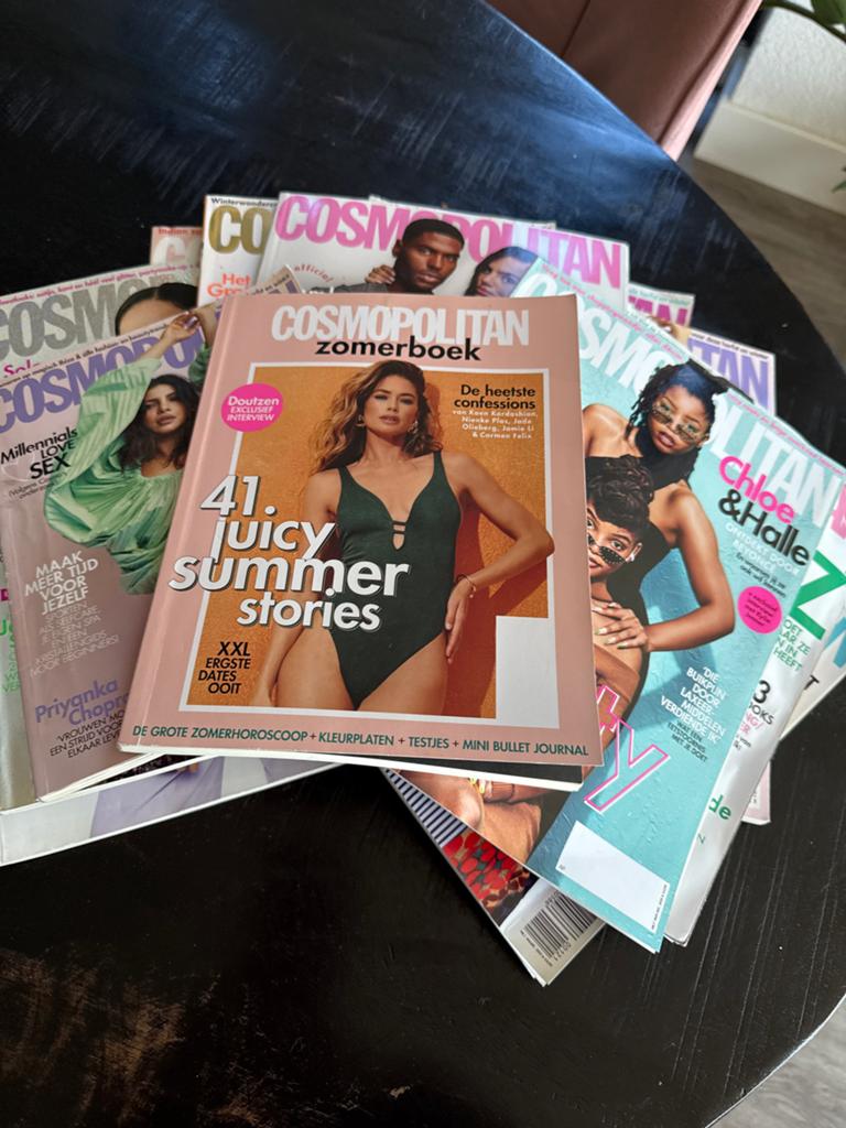 Cosmopolitan Zomerboek en andere edities, Boeken, Ophalen of Verzenden, Gelezen, Damesbladen