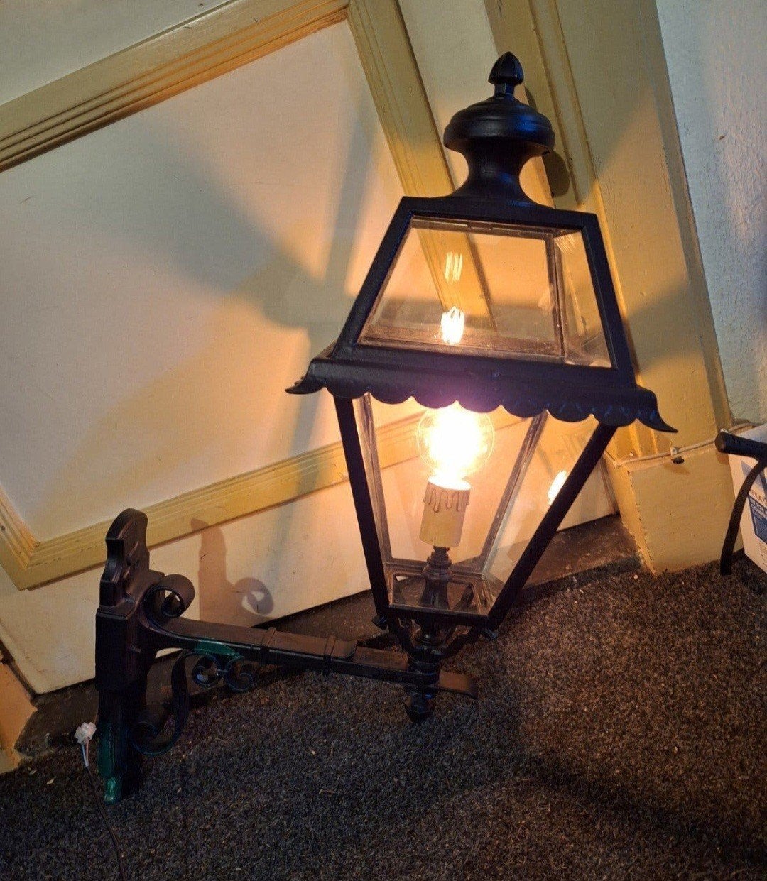Grote Oude Buitenlamp. Ophalen., Tuin en Terras, Ophalen, Gebruikt, Wandlamp, Netvoeding