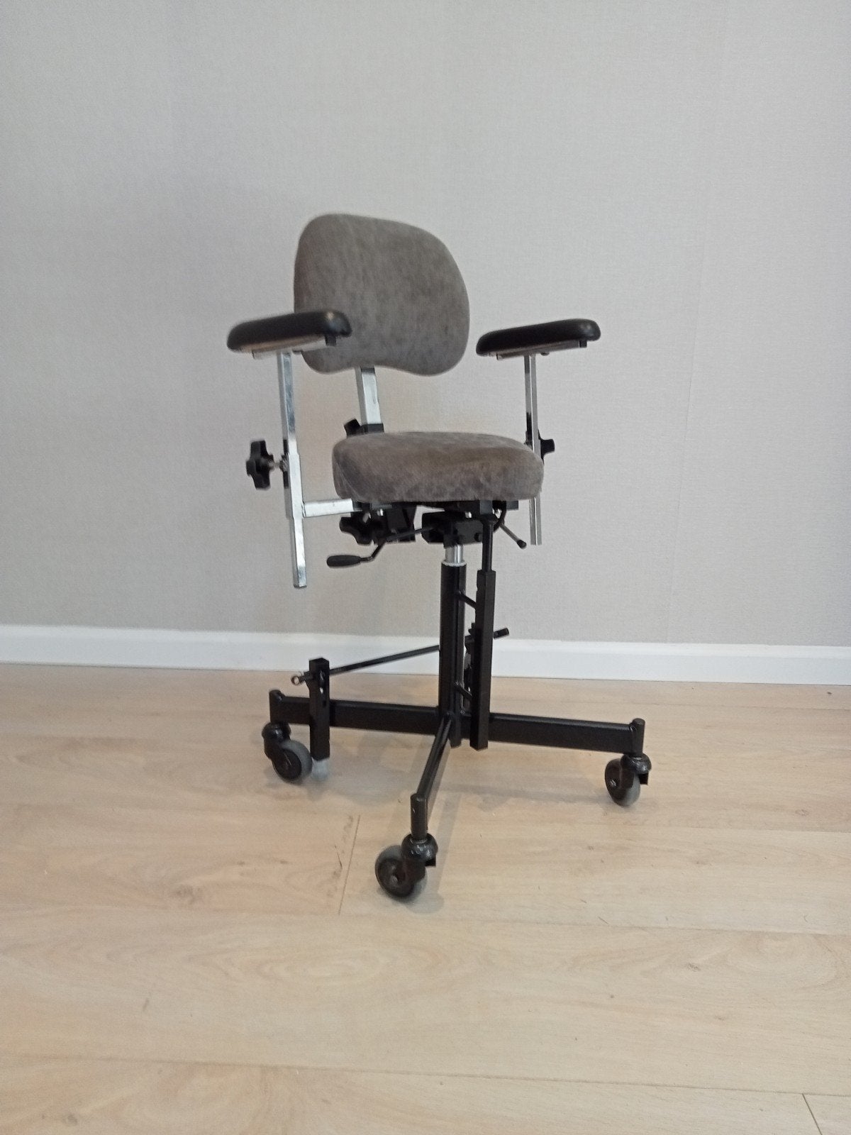 Prachtige ergonomische trippel sta hulp stoel van Mercado, Diversen, Ophalen of Verzenden, Gebruikt