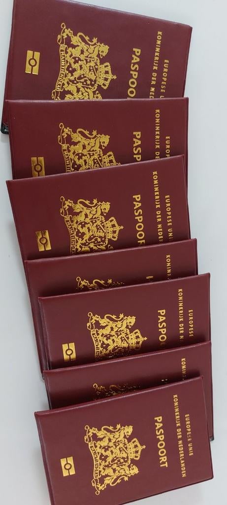 Paspoort hoesjes, Verzenden, Zo goed als nieuw