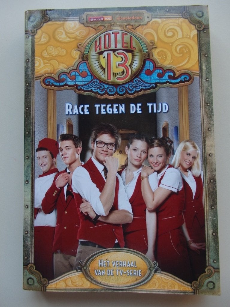 Hotel 13 Race tegen de tijd - Studio 100, Ophalen, Zo goed als nieuw, Studio 100