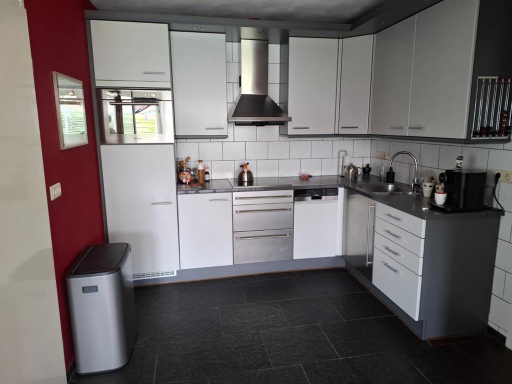 2 tinten grijs met rvs keuken, compleet, Ophalen, Gebruikt, Grijs