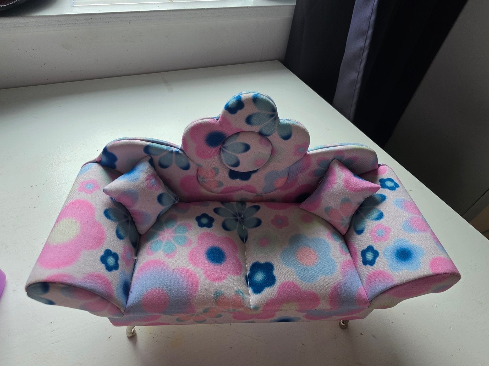 Leuke sieraden doos in de vorm van een bankje, Gebruikt, Ophalen of Verzenden, Met spiegeltje(s), Roze