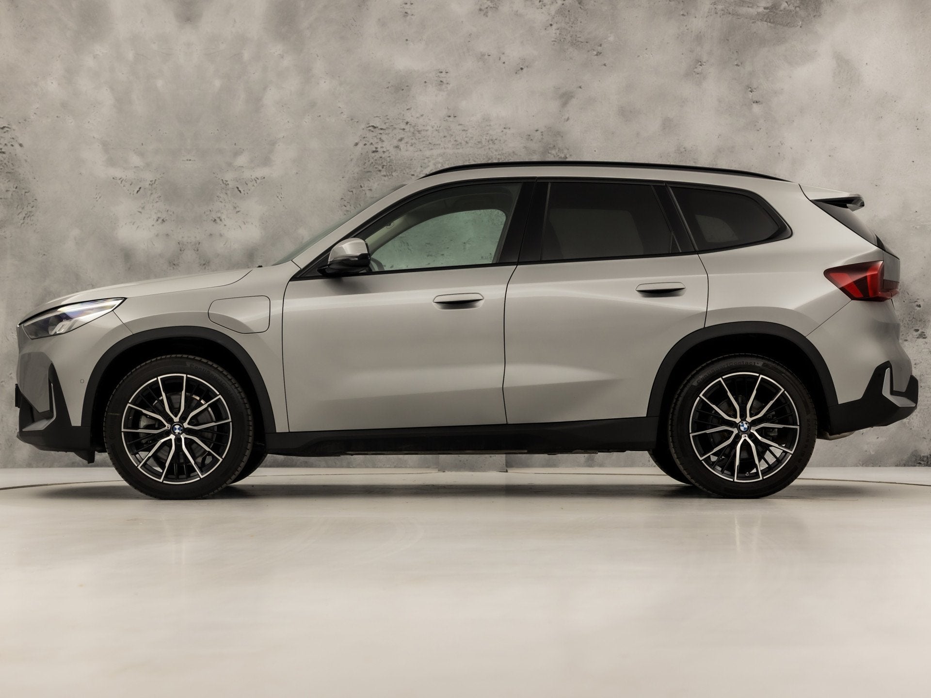 BMW X1 xDrive25e Sport 245Pk Automaat (APPLE CARPLAY, GROOT, Auto's, 12 maanden, Gebruikt, Euro 6, Hybride Elektrisch/Benzine
