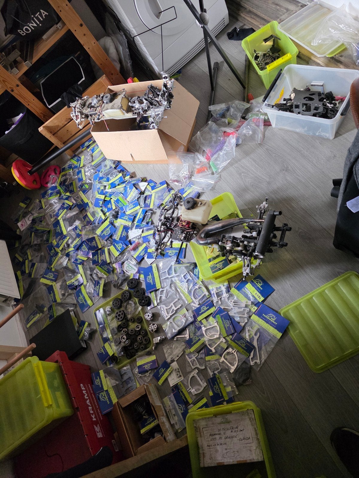Teknokit 1/5 Gigantische partij nieuwe onderdelen 2x chassis, Ophalen, Overige schalen, Onderdeel